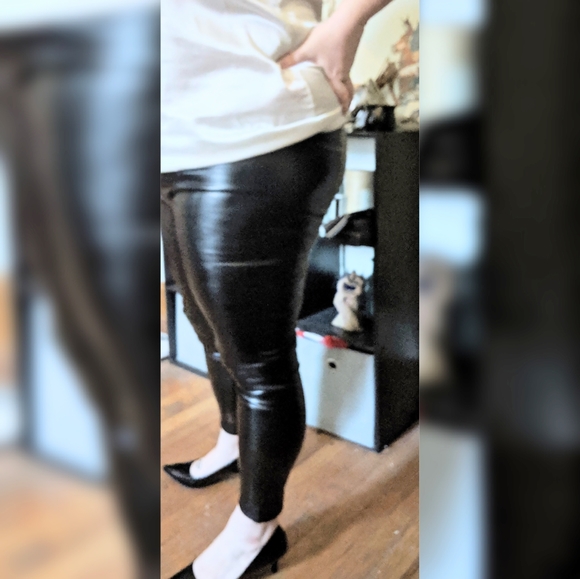Faux Leather Leggings - Picture 4 of 4